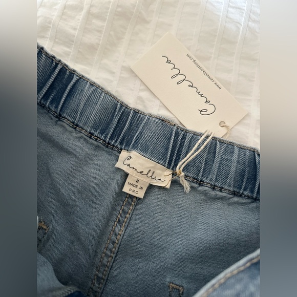 Floral Embroidered Denim Size Small - Picture 10 of 11